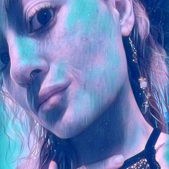 Meet your Posher, Ashley - Picture 1 of 1